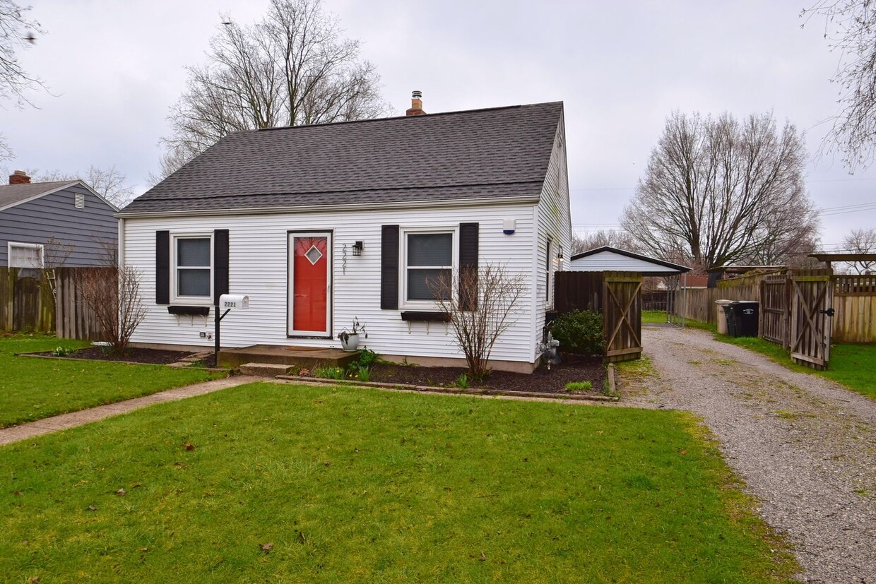 Close to Notre Dame! 3 bedroom 1.5 bath home - Close to Notre Dame!  3 bedroom 1.5 bath home