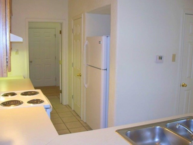 Foto del edificio - 628 Lois St