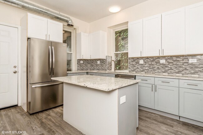 Foto del edificio - 1345 N Maplewood Ave