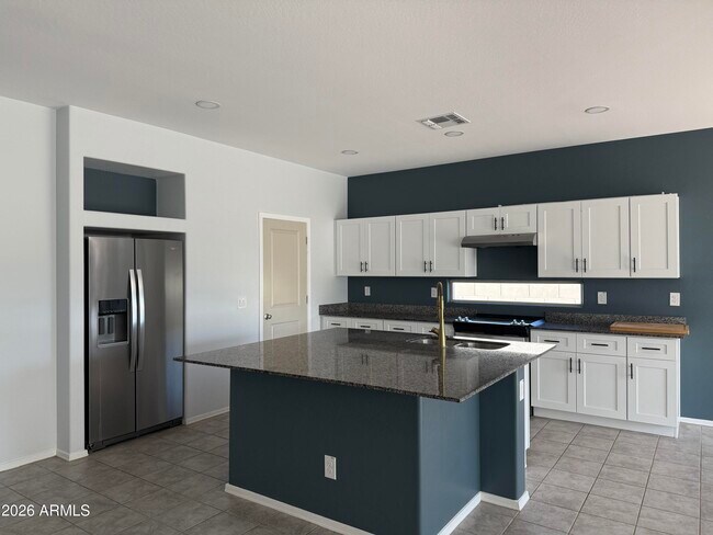 Building Photo - 1691 W Inca Dr