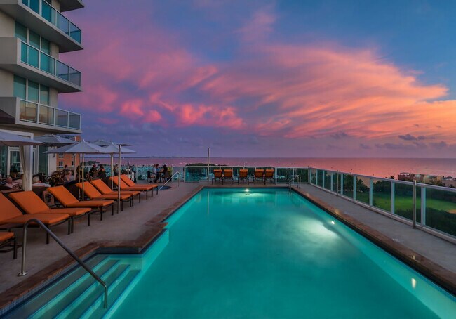 Foto del edificio - 2889 McFarlane Rd