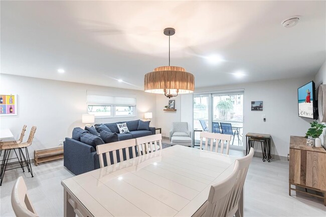 Building Photo - 6154 Midnight Pass Rd