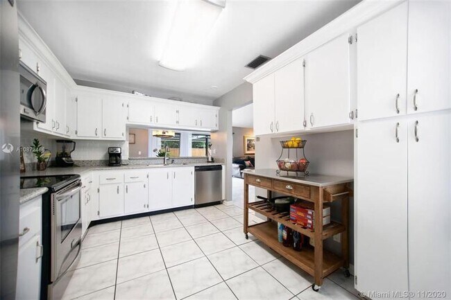 Building Photo - 9539 Wyoming Ct