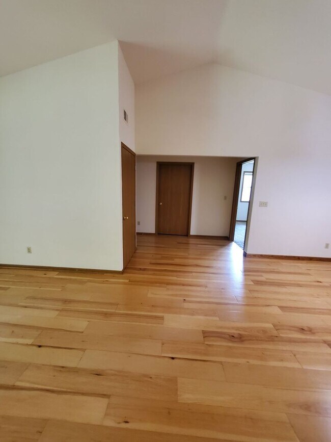 Foto del edificio - 538-544 Partridge Ct.
