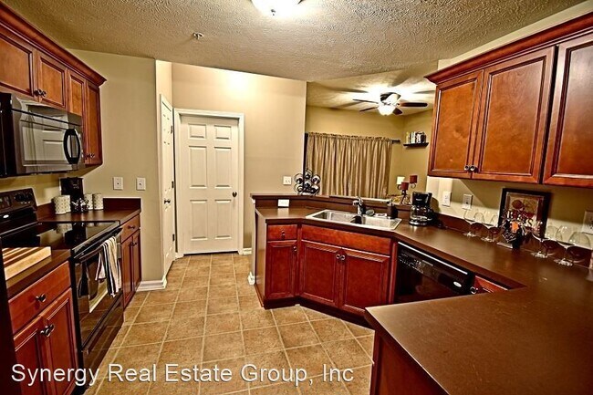 Building Photo - 2 br, 2.5 bath House - 2003 Arum Ct