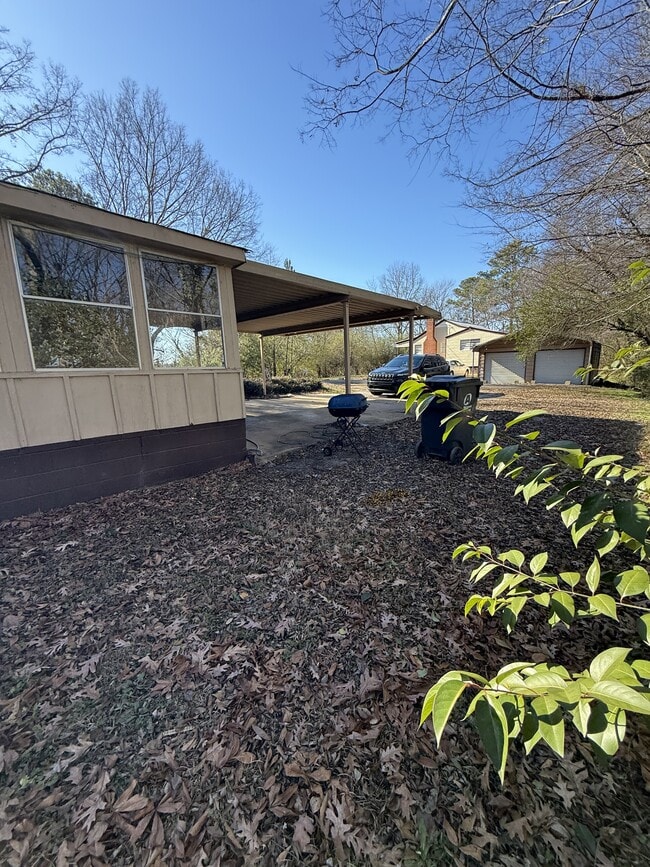 Foto del edificio - 1633 Yvonne Dr