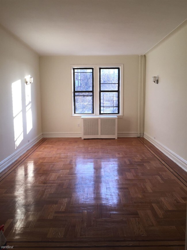 Building Photo - 2 br, 1 bath  - 2550 83rd St second floor