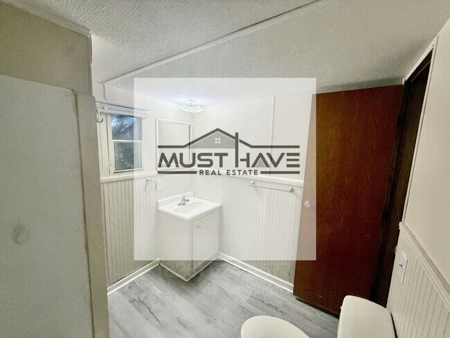 Foto del edificio - 1479 Brooksouth Dr