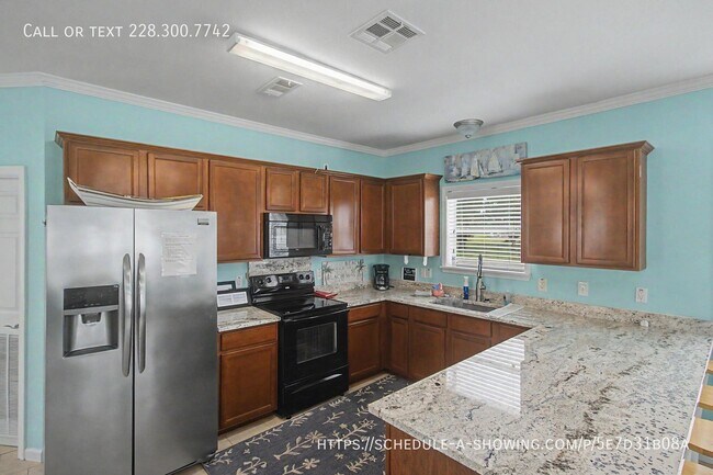 Building Photo - 1515 E Beach Blvd