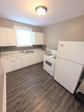 Building Photo - 2337 Burnside Ave