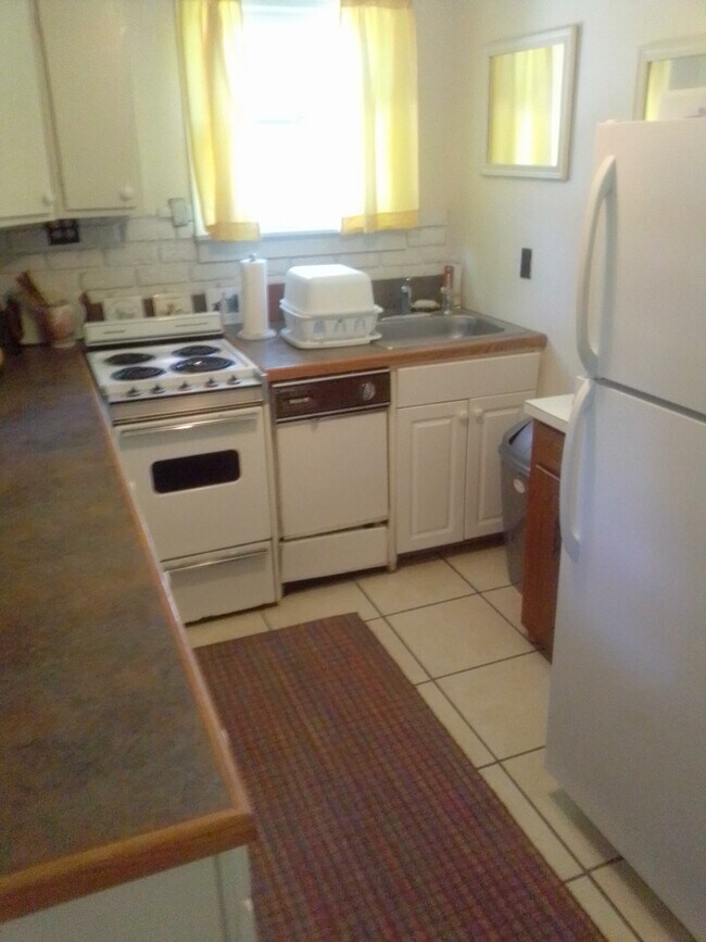 Fully equipped - 68 Hemlock Rd