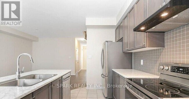 Building Photo - 8757 Pawpaw Ln
