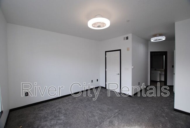 Building Photo - 8539 Gate Pkwy W