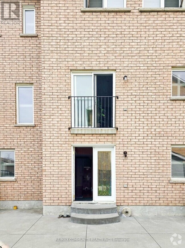 Building Photo - 3336 Denison St