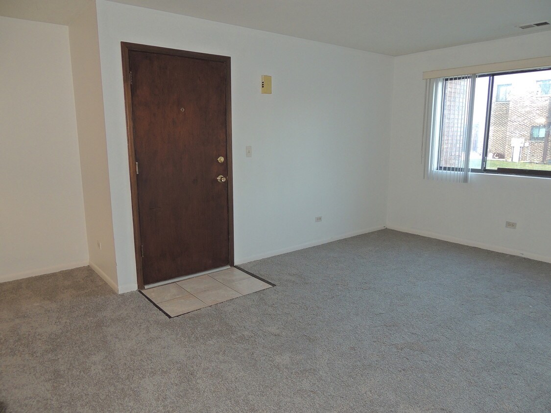 Primary Photo - 228 E Rimini Ct