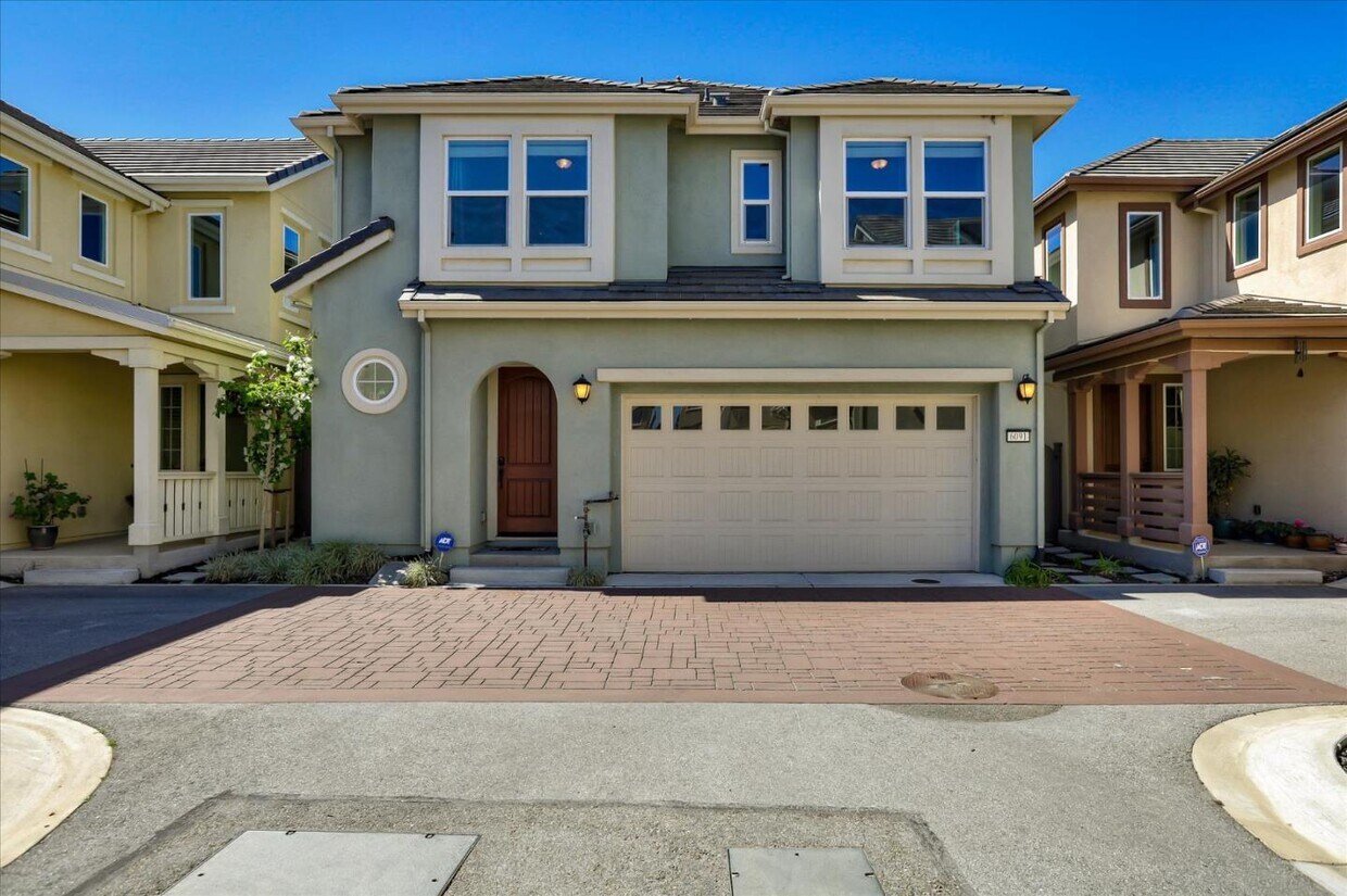 Primary Photo - 6091 Golden Vista Dr