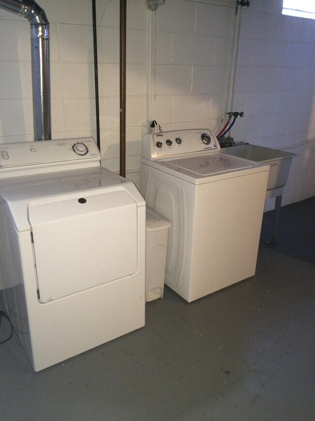 Foto del edificio - 441 Baldwin Ave