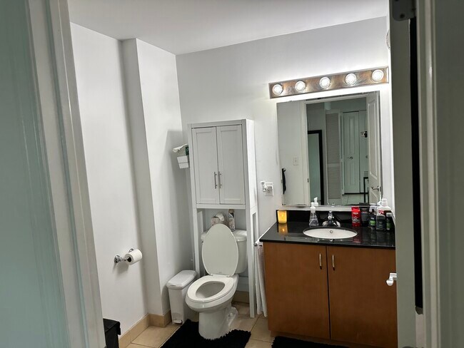 Bathroom - 901 N Penn St