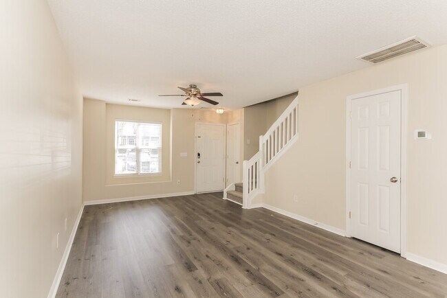 Foto del edificio - 17113 Greenlawn Hills Ct
