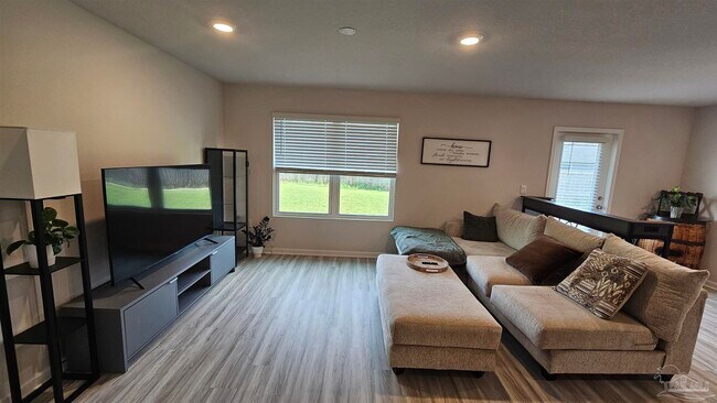 Foto del edificio - 4326 Redbay Ct