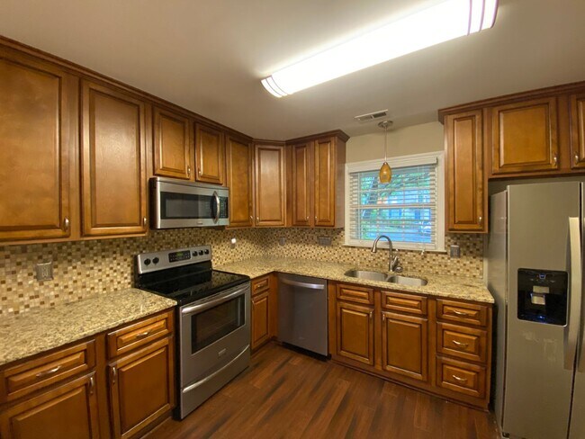 Foto del edificio - 1903 Windy Point Ct