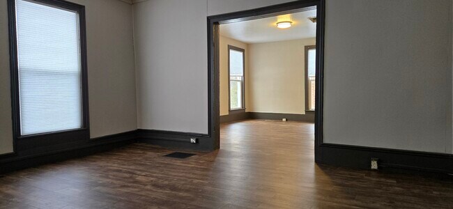 Foto del edificio - 410 8th St N