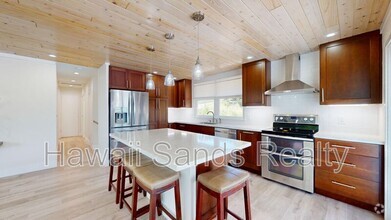 Building Photo - 4566 Sierra Dr