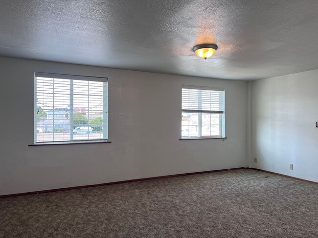 Building Photo - OWN485