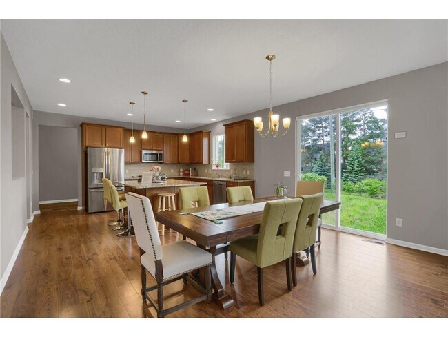Foto del edificio - 6483 102nd Ave N