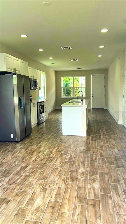 Foto del edificio - 4445 Summer Flowers Pl