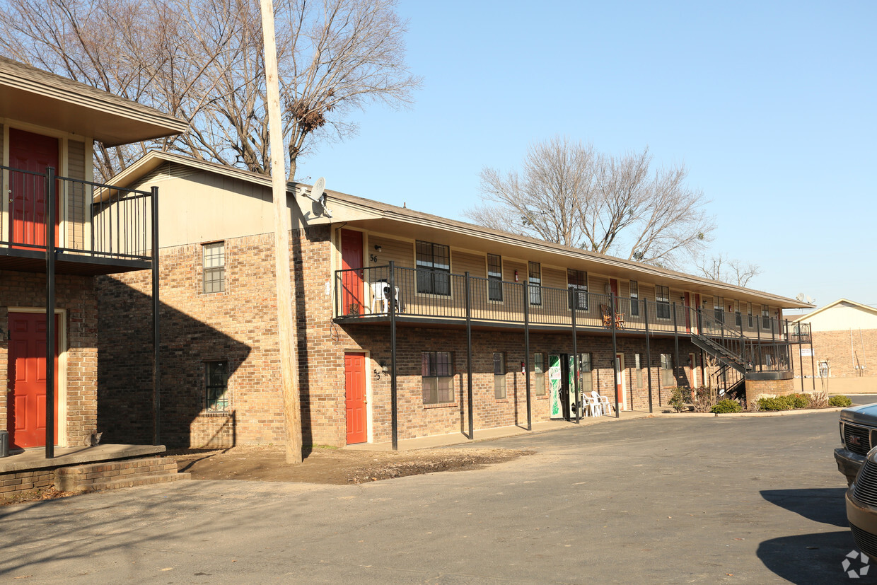 Foto del edificio - Ashbrook Apartments