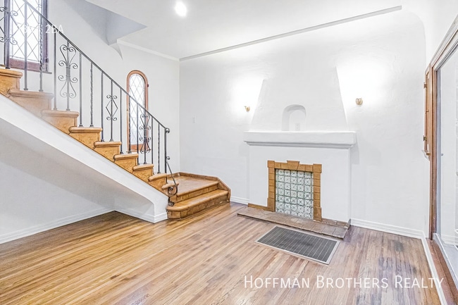 Building Photo - 3963 W 7th St