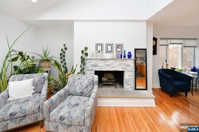 Building Photo - 16 Gurney Terrace