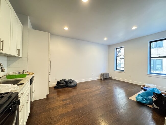 Building Photo - 410 Eastern Pkwy