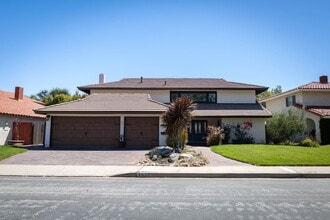Building Photo - 1552 Brentford Ave