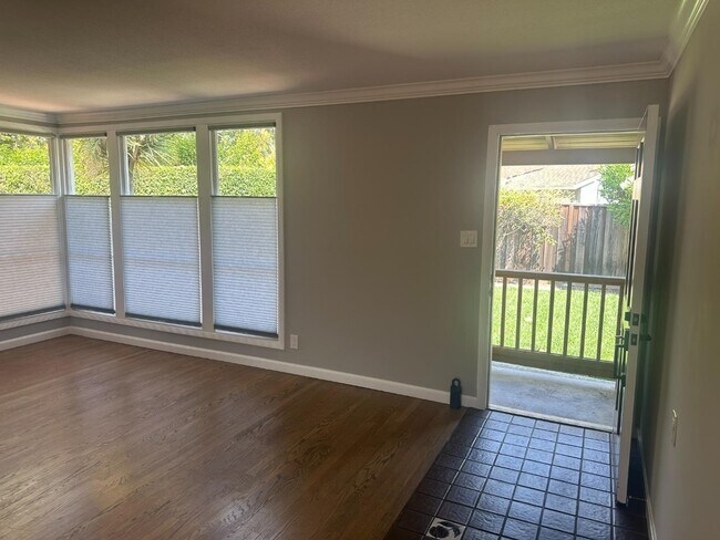 Foto del edificio - 952 Timothy Ln