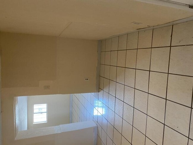 Building Photo - 1 bedroom in El Paso TX 79915