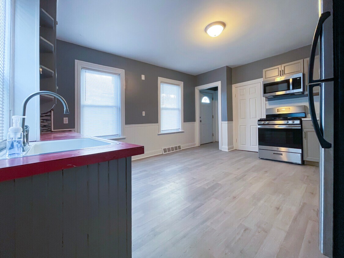 129 Cleveland St Unit 1st Floor, Central Falls, RI 02863 129