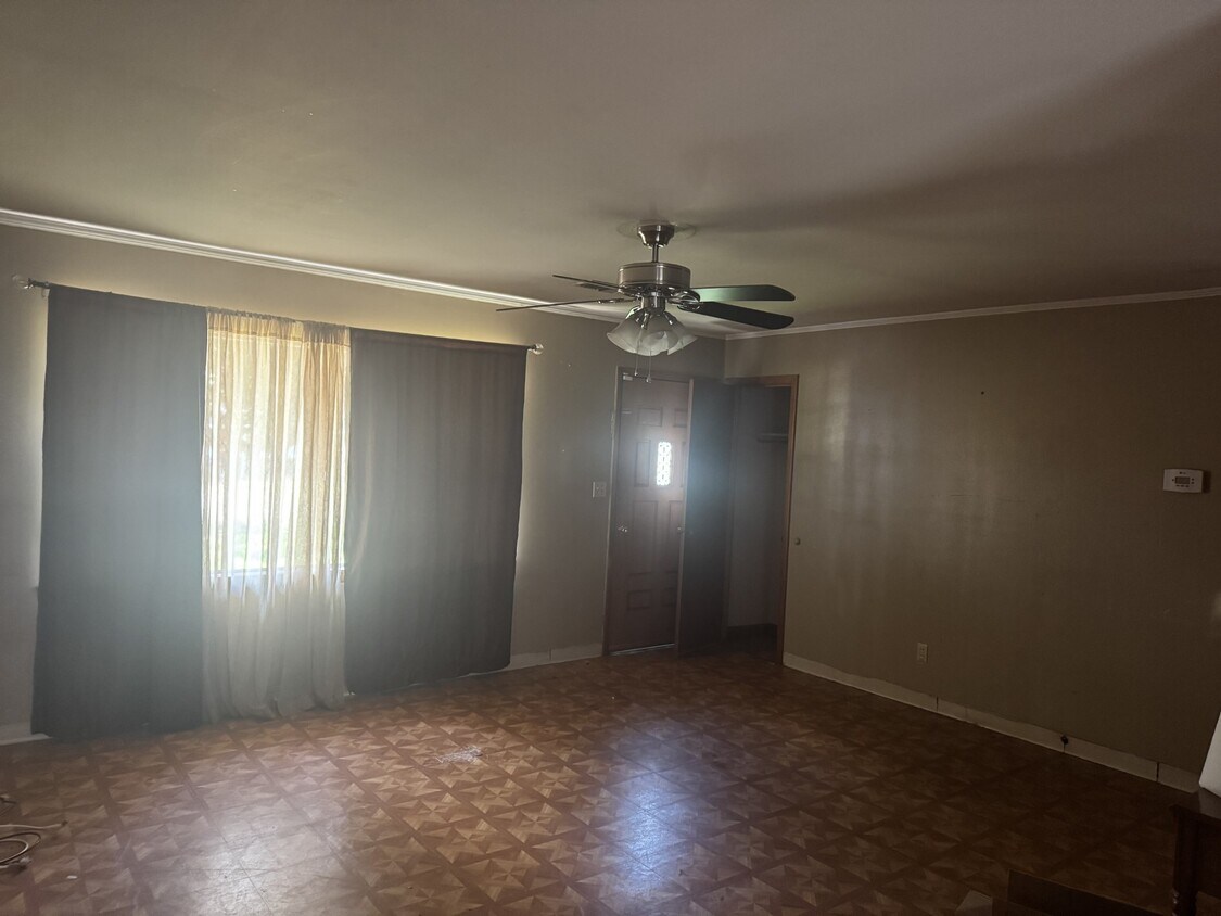 Foto del edificio - 323 Murphy Cir
