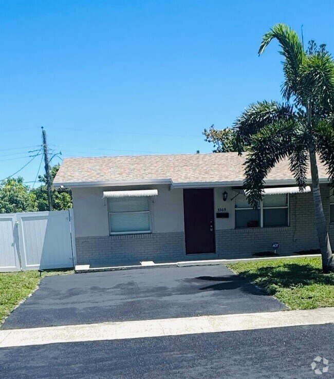 Building Photo - 5305 NW 15th Ct