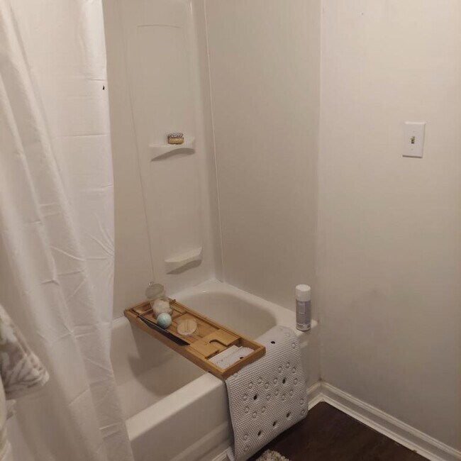 Foto del edificio - 450 Highland Ave NW