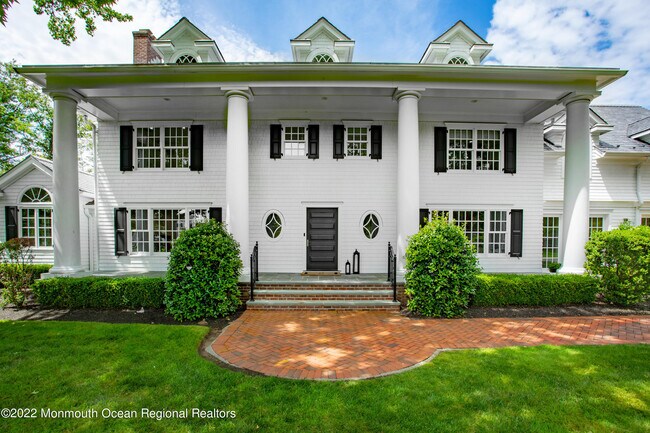 Building Photo - 4 Broadmoor Dr