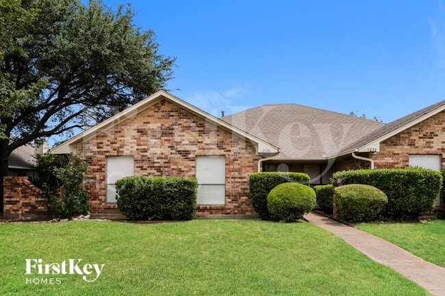 Building Photo - 1220 Mockingbird Ln