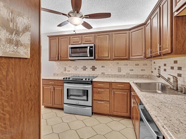 Building Photo - 10143 Mangrove Dr