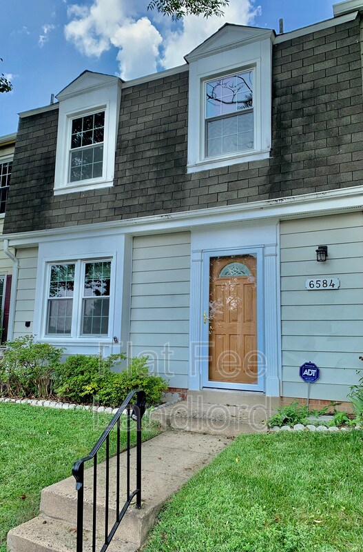 Foto del edificio - 6584 Yadkin Ct