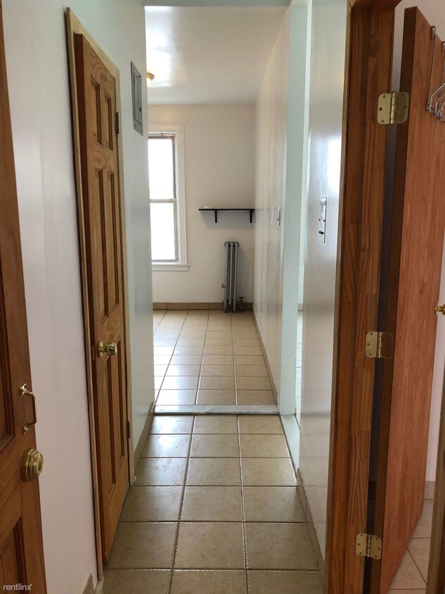 Primary Photo - 1 br, 1 bath Apartment - 2121 21st Rd