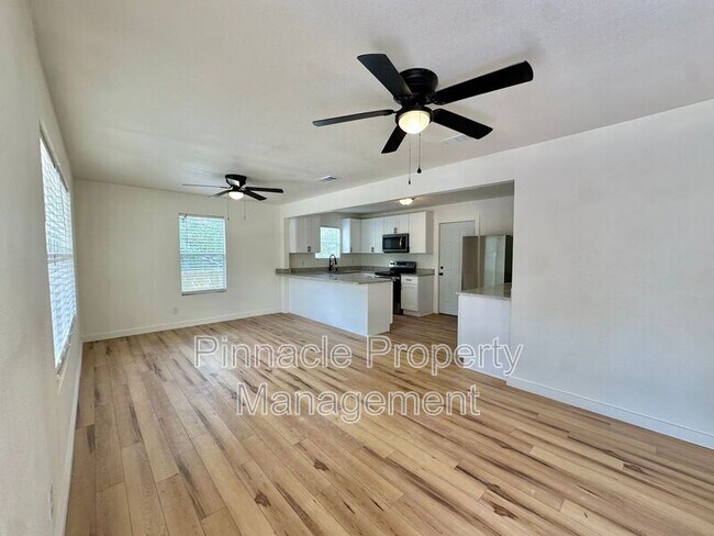 Foto del edificio - 4602 McKee St