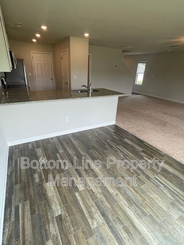 Foto del edificio - 295 Windbreak Ln
