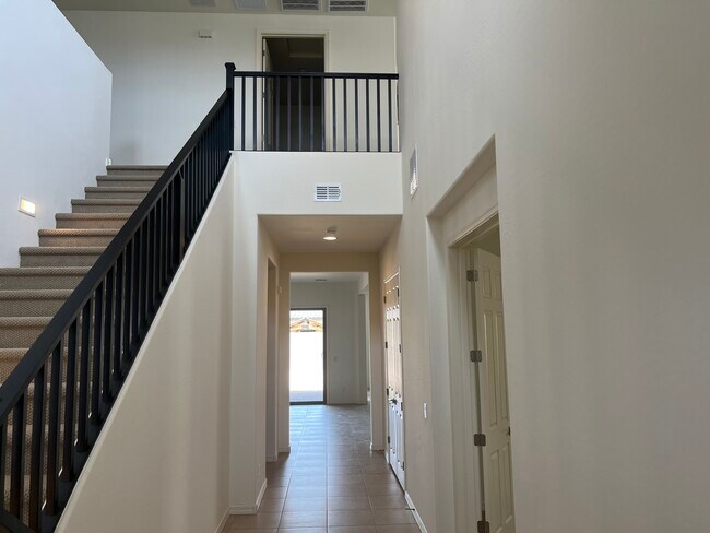 Building Photo - 9744 E Spiral Ave