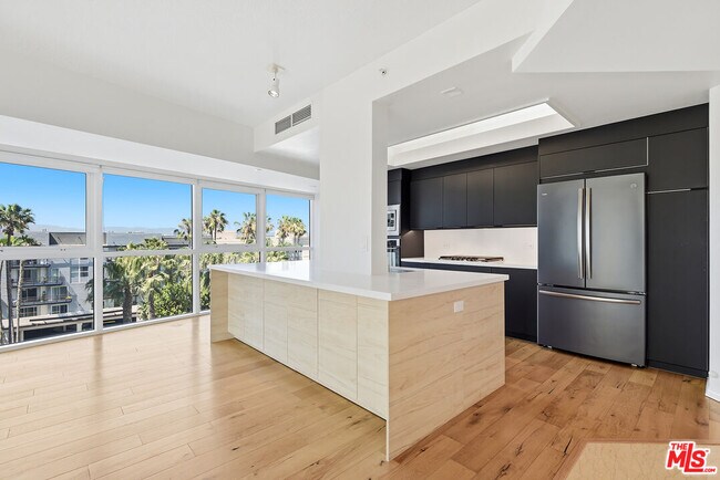 Foto del edificio - 13600 Marina Pointe Dr